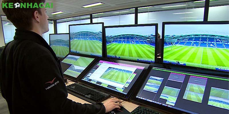 Tìm hiểu những lợi ích mà công nghệ Video Assistant Referee mang lại
